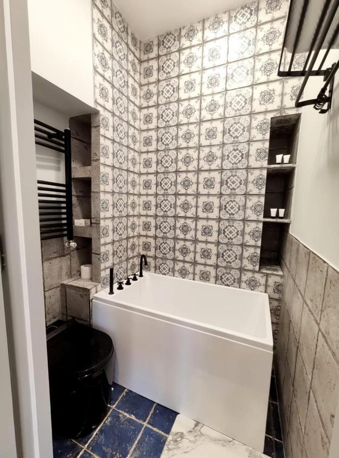 טביליסי Qin Boutique Hotel מראה חיצוני תמונה