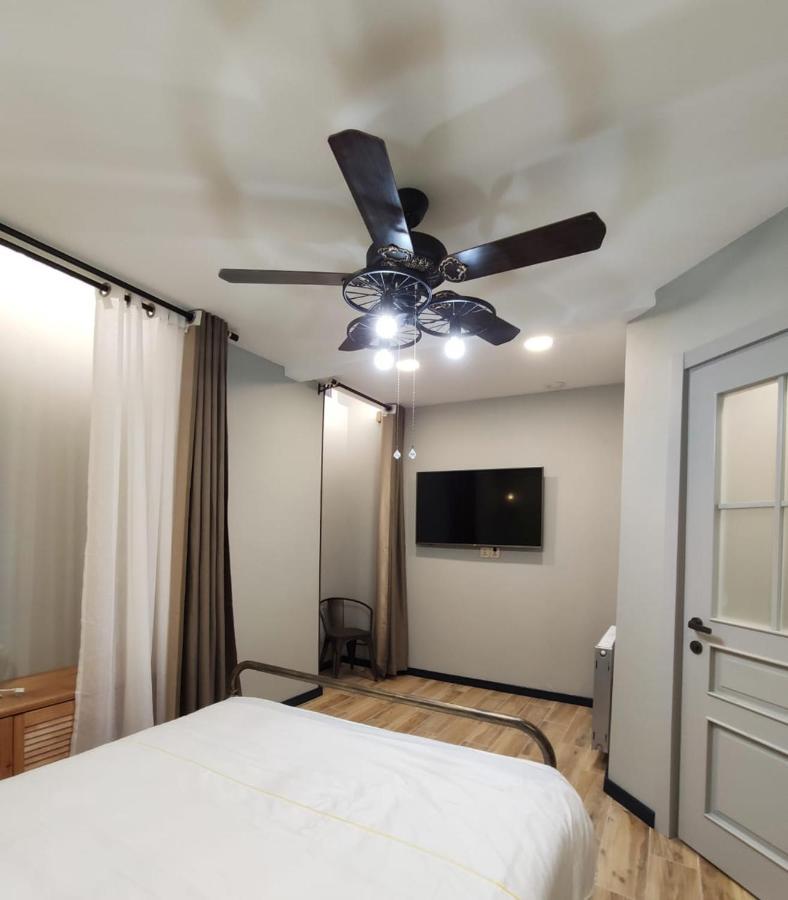 טביליסי Qin Boutique Hotel מראה חיצוני תמונה